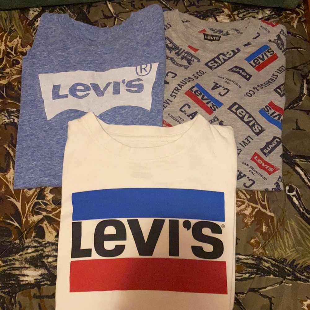 3 Levi’s size 10/12 T-shirts’ excellent condition